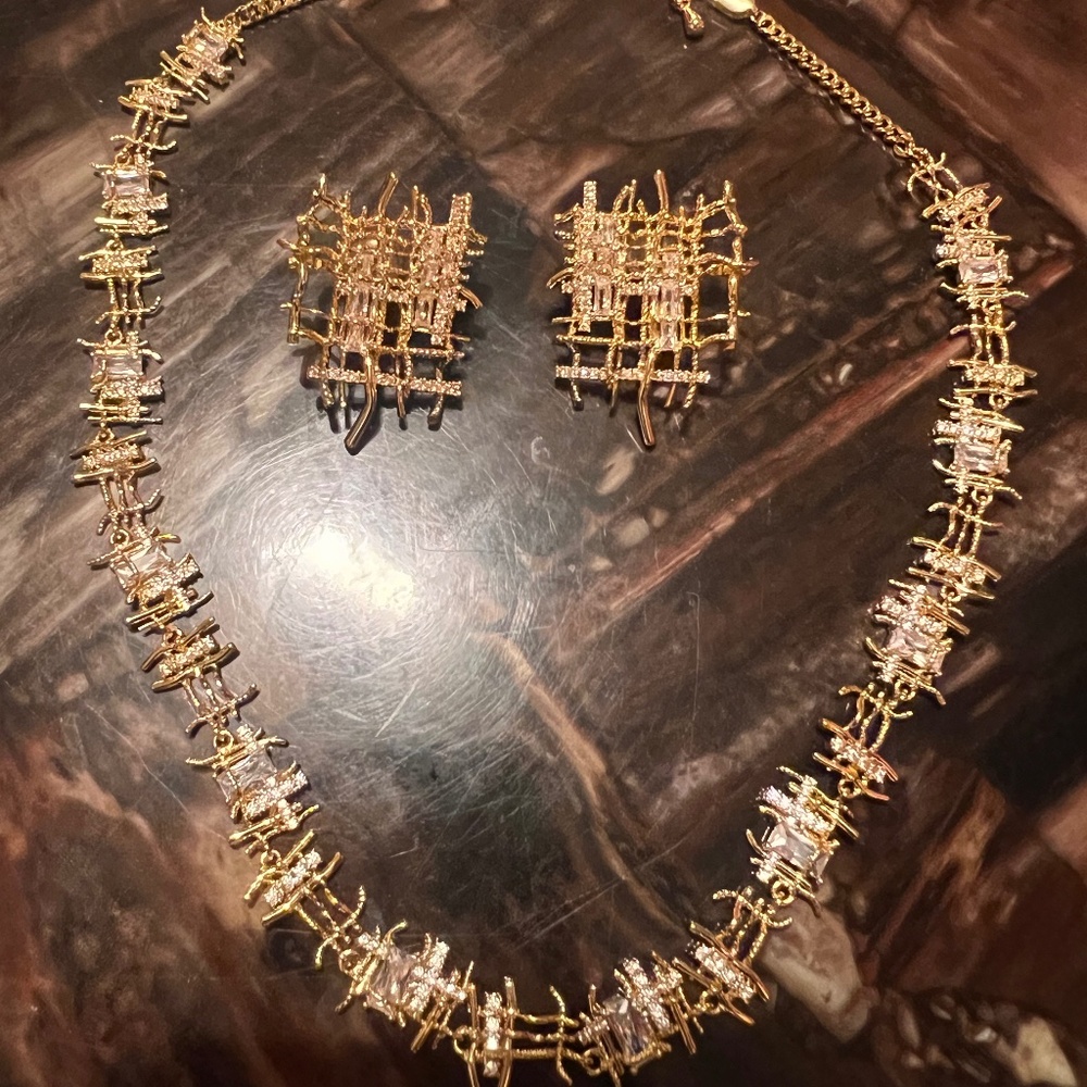 Gold unique set!!